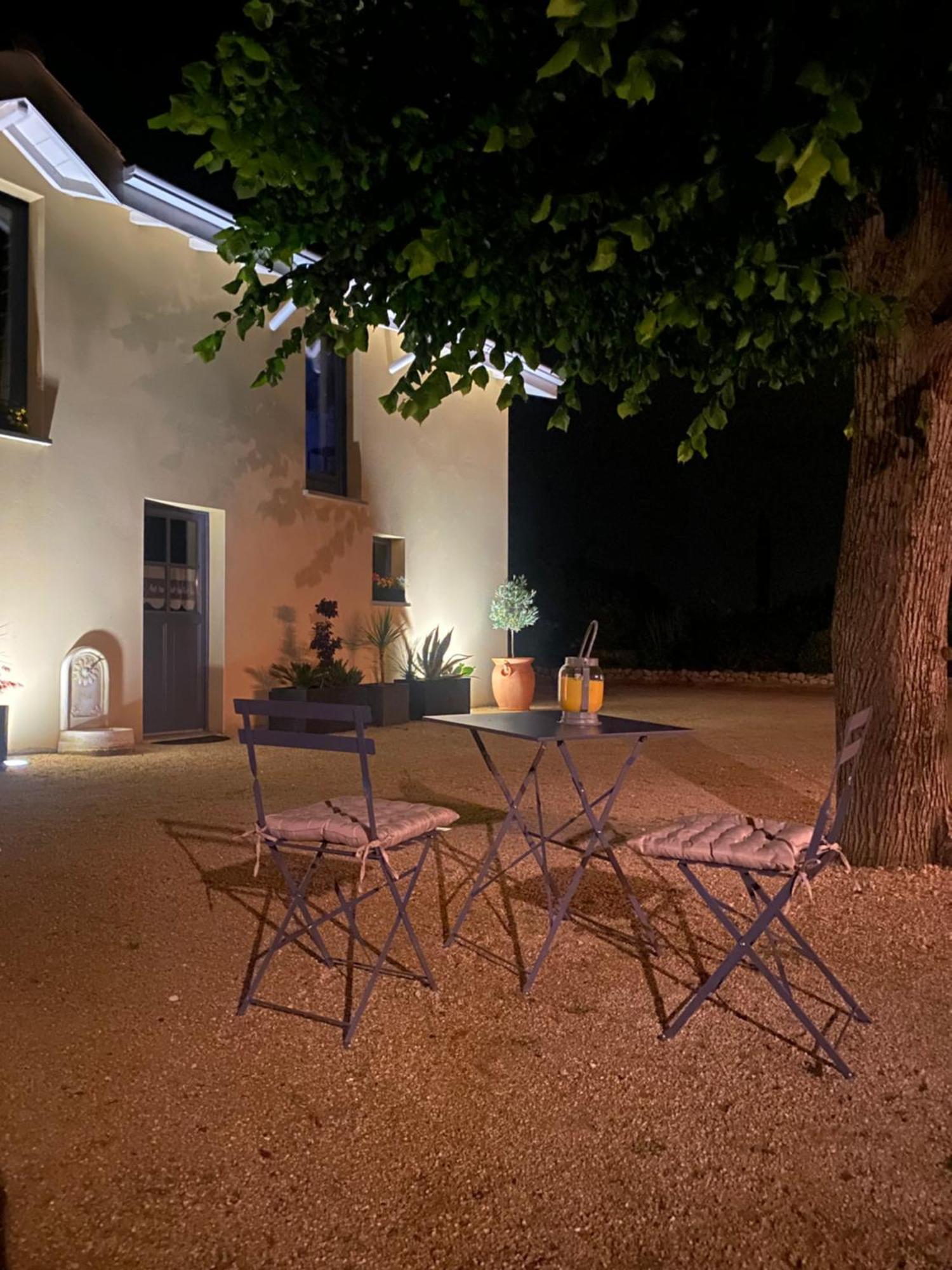 Le Domaine D'Adrien Apartment Larnage Bagian luar foto